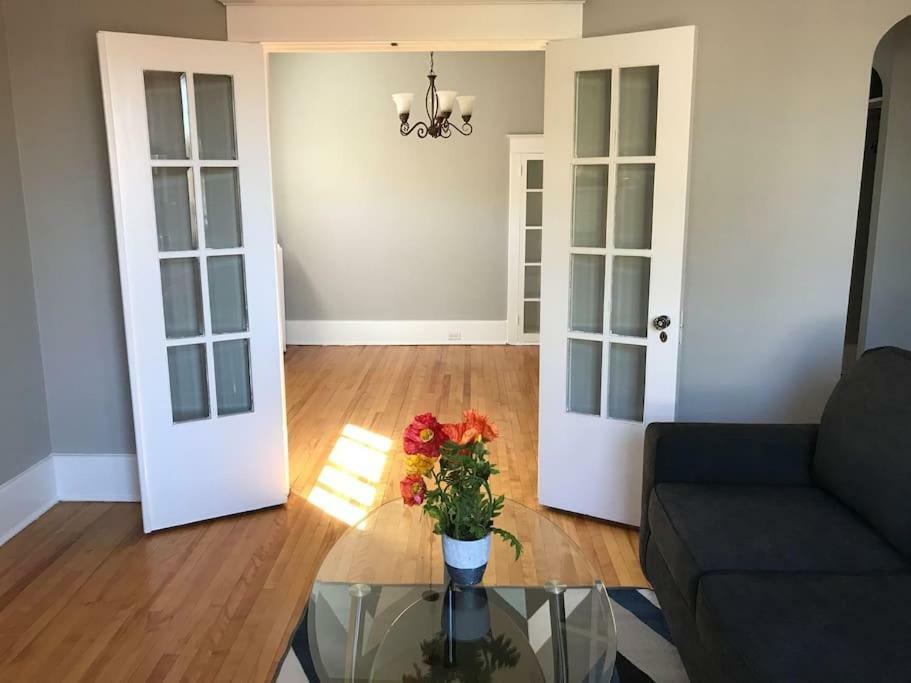 شقة Bright, Clean, Private. In The Heart Of Downtown! Parking, Wi-Fi And Netflix Included أوتاوا المظهر الخارجي الصورة
